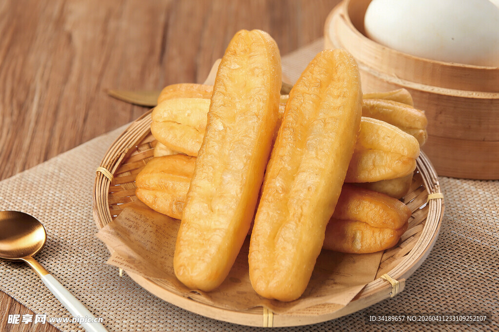 金黄酥脆油条