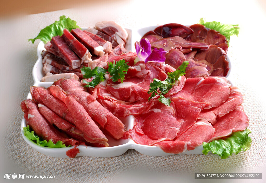 新鲜多样火锅肉片拼盘