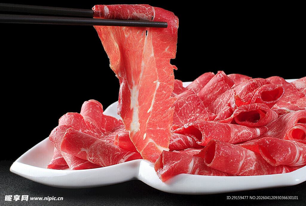 新鲜嫩滑牛肉片诱人呈现
