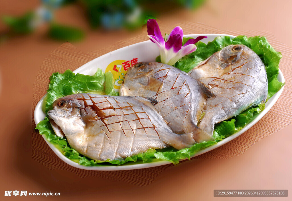 清蒸鱼摆盘