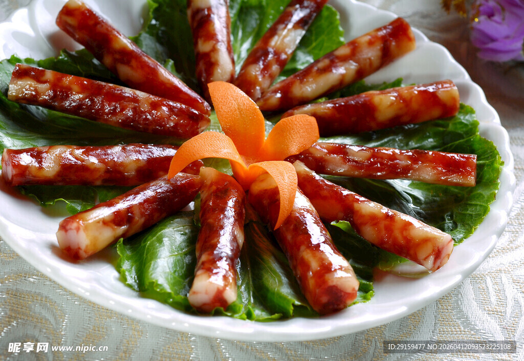 青椒炒腊肠摆盘精致