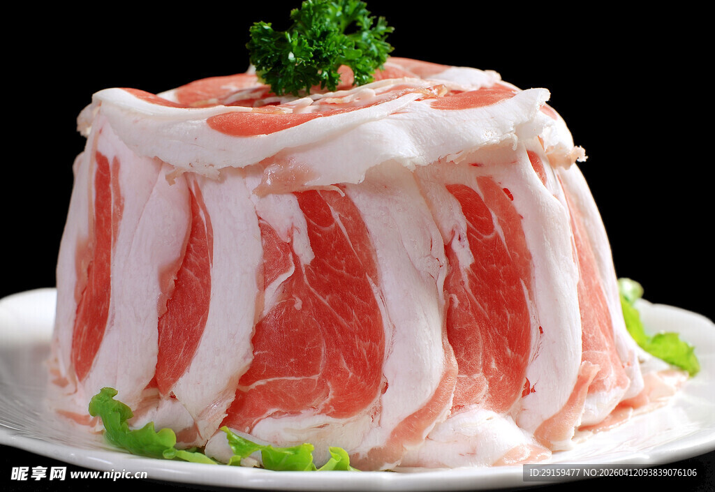 新鲜五花肉片摆盘精致