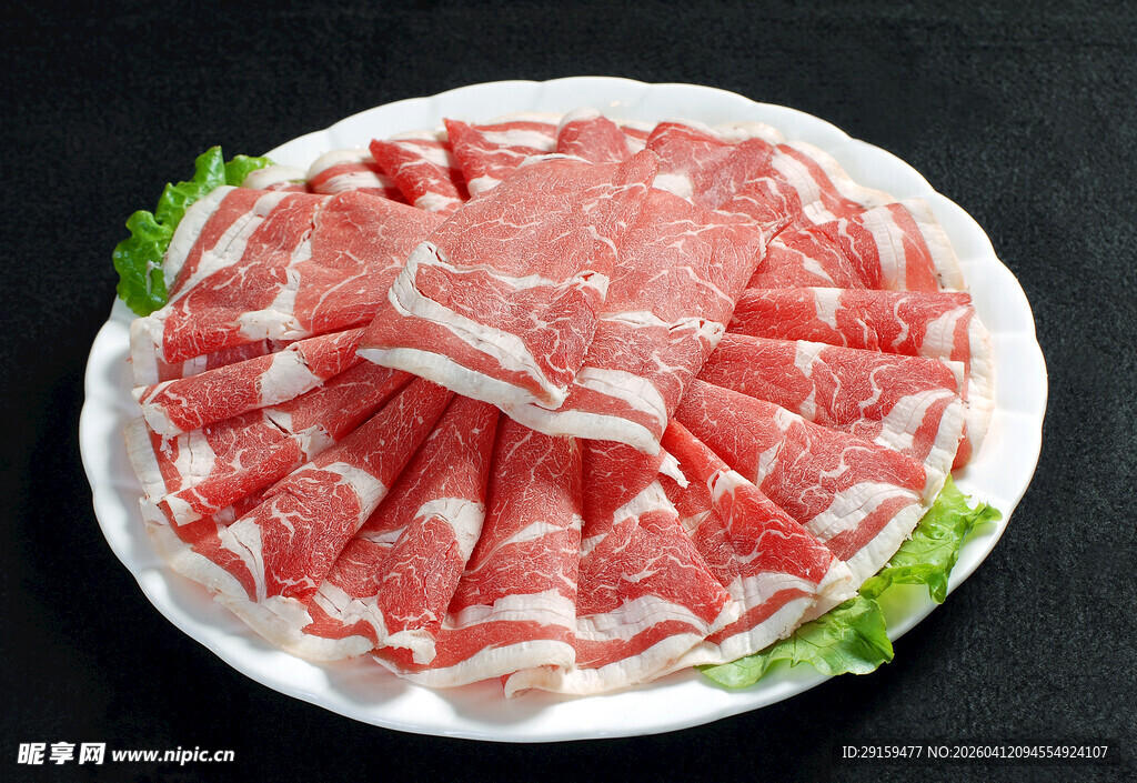 新鲜美味的涮锅羊肉片