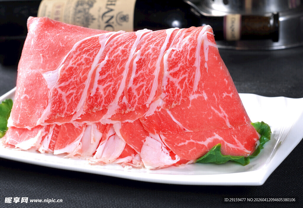新鲜雪花牛肉片展示