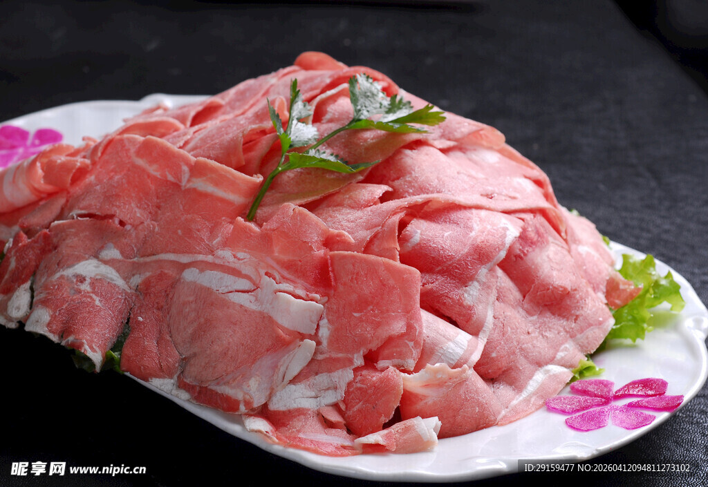 鲜嫩美味的火锅涮羊肉片