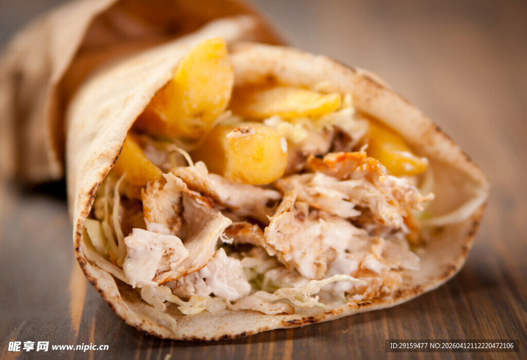 鸡肉卷配土豆美味诱人