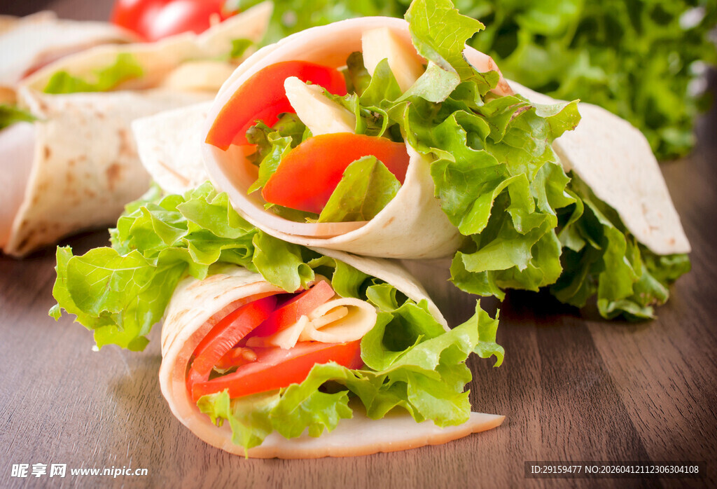 美味蔬菜鸡肉卷