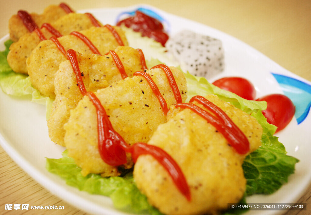 美味油炸食品摆盘精致