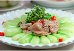 凉拌牛肉配黄瓜清爽佳肴
