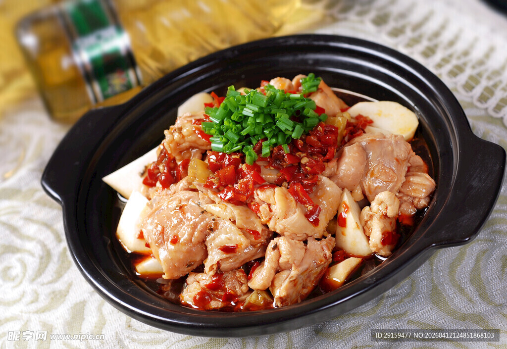 美味剁椒蒸鸡肉