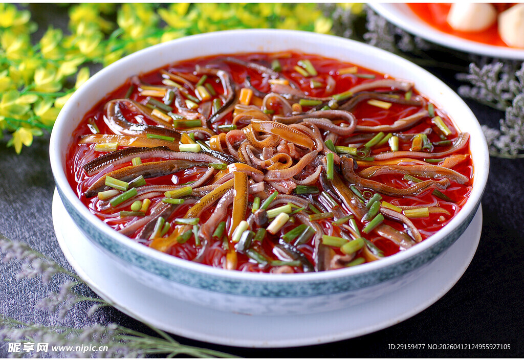 香辣美味的红油凉拌海蜇丝