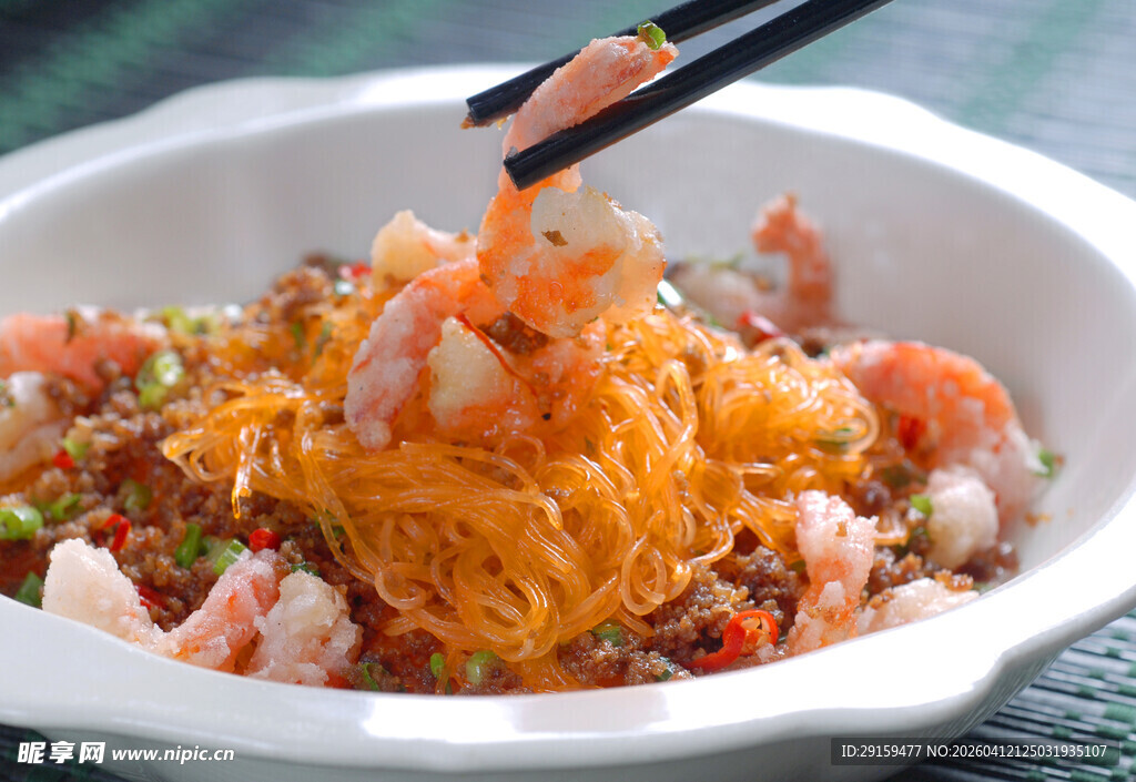 鲜虾炒米粉美食特写