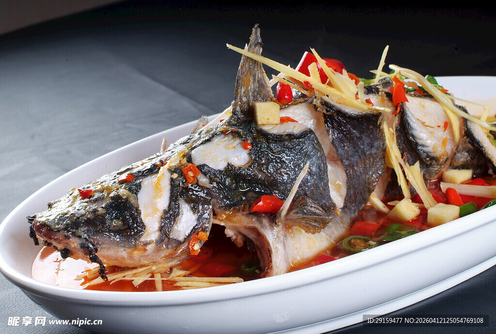 清蒸鱼美味诱人