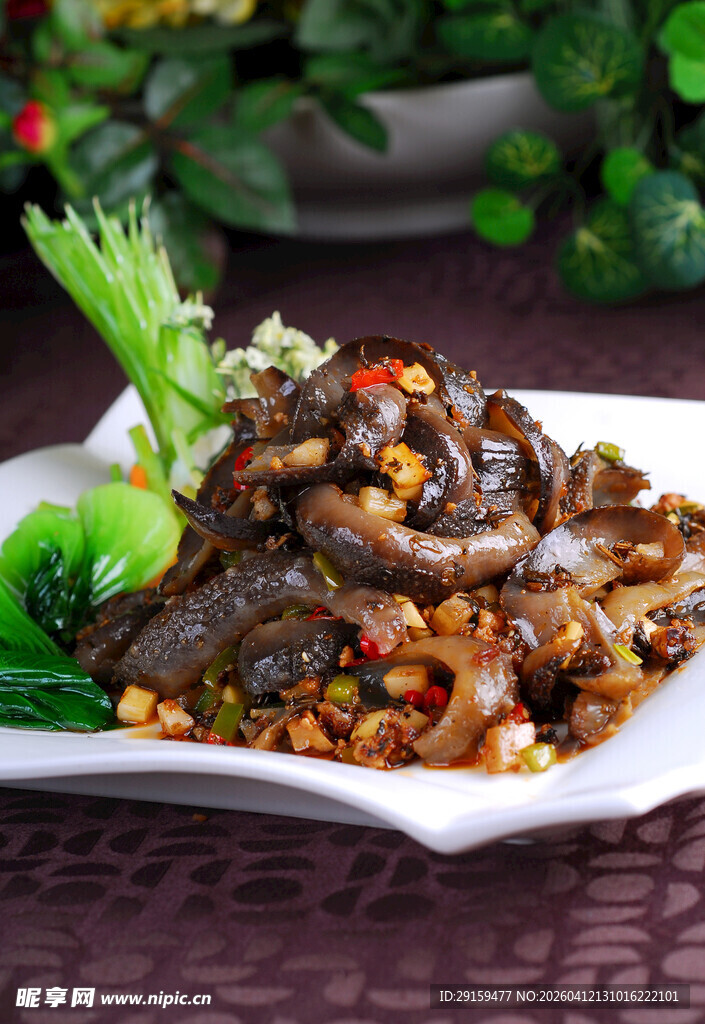 香辣美味海参菜肴