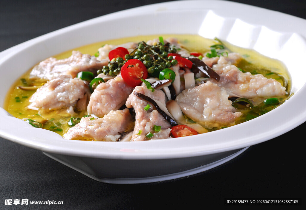 鲜香藤椒鱼片诱人上桌