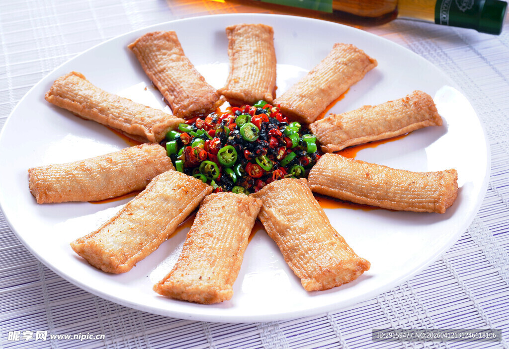 美味春卷摆盘精致诱人