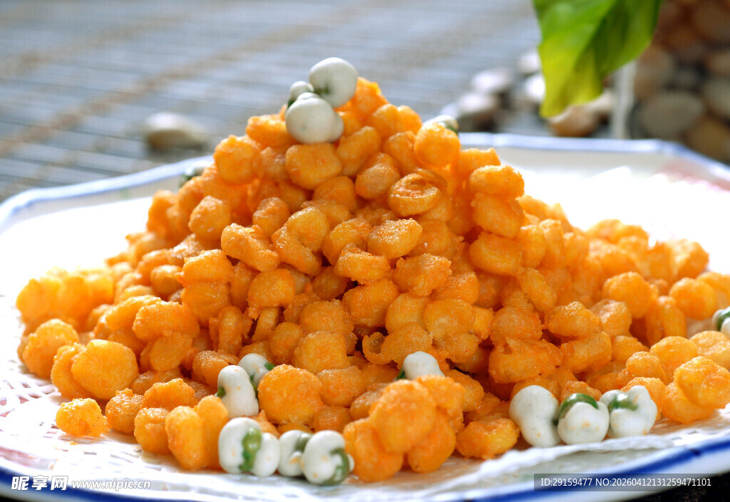 美味香脆的油炸黄金豌豆