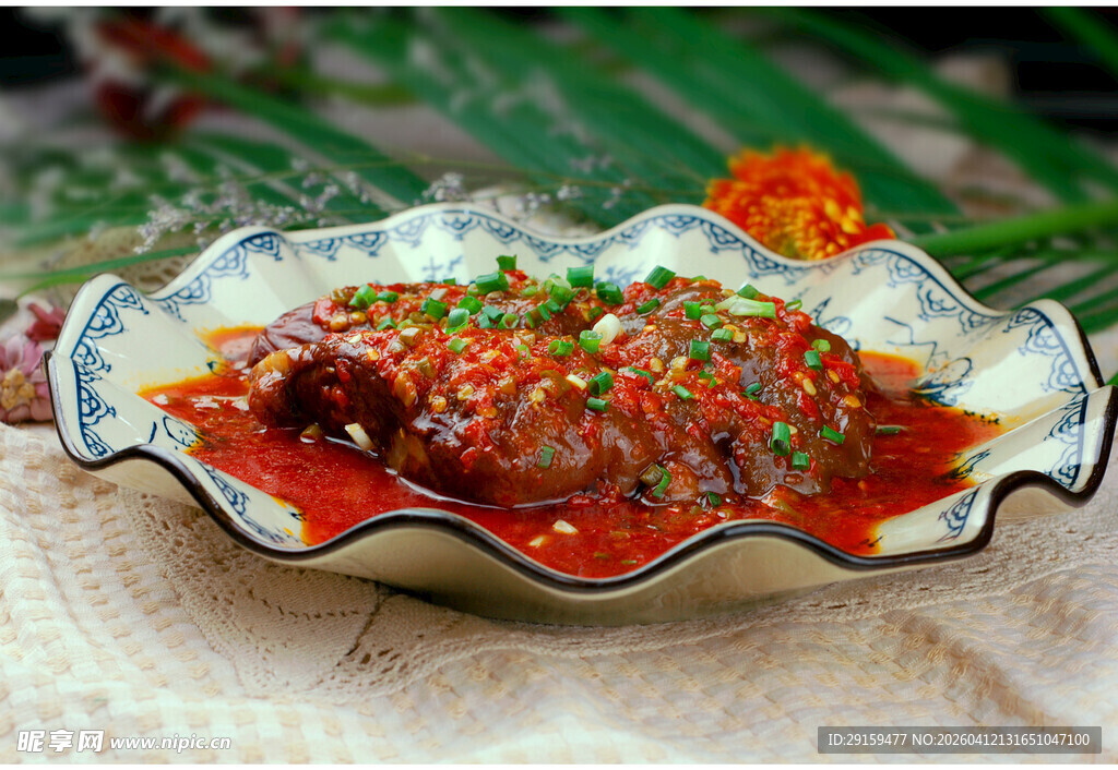 美味红烧排骨摆盘精致