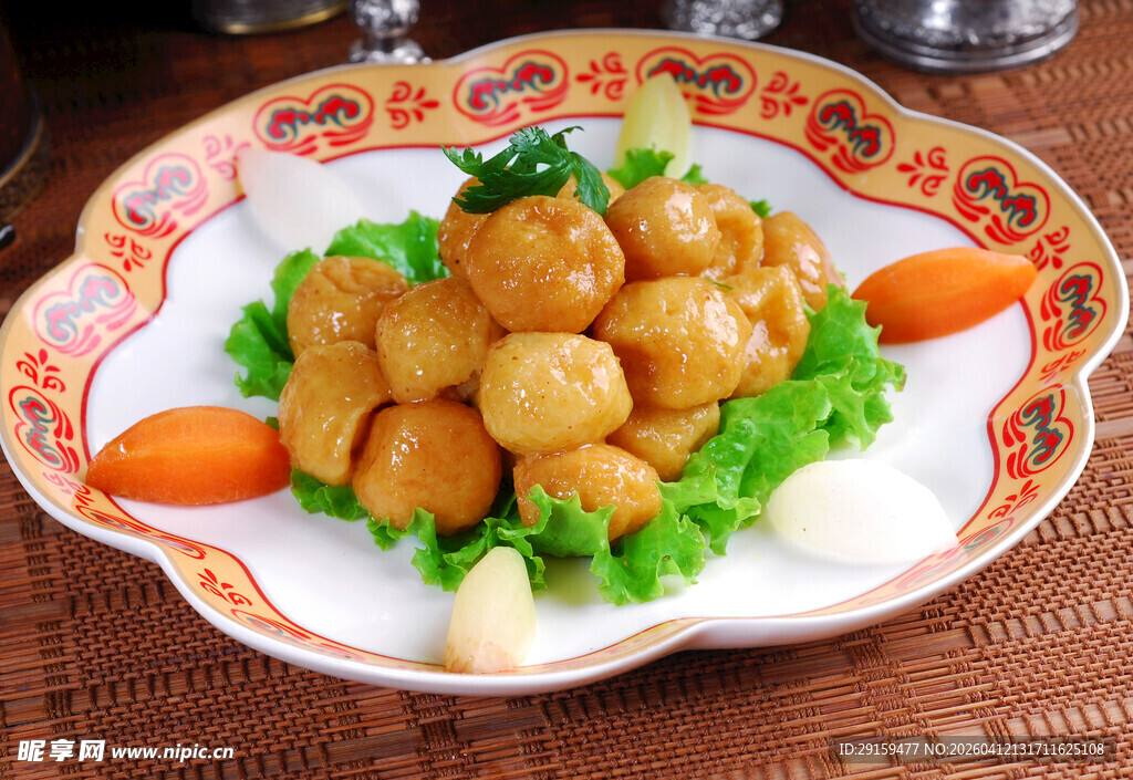 美味虾仁摆盘精致