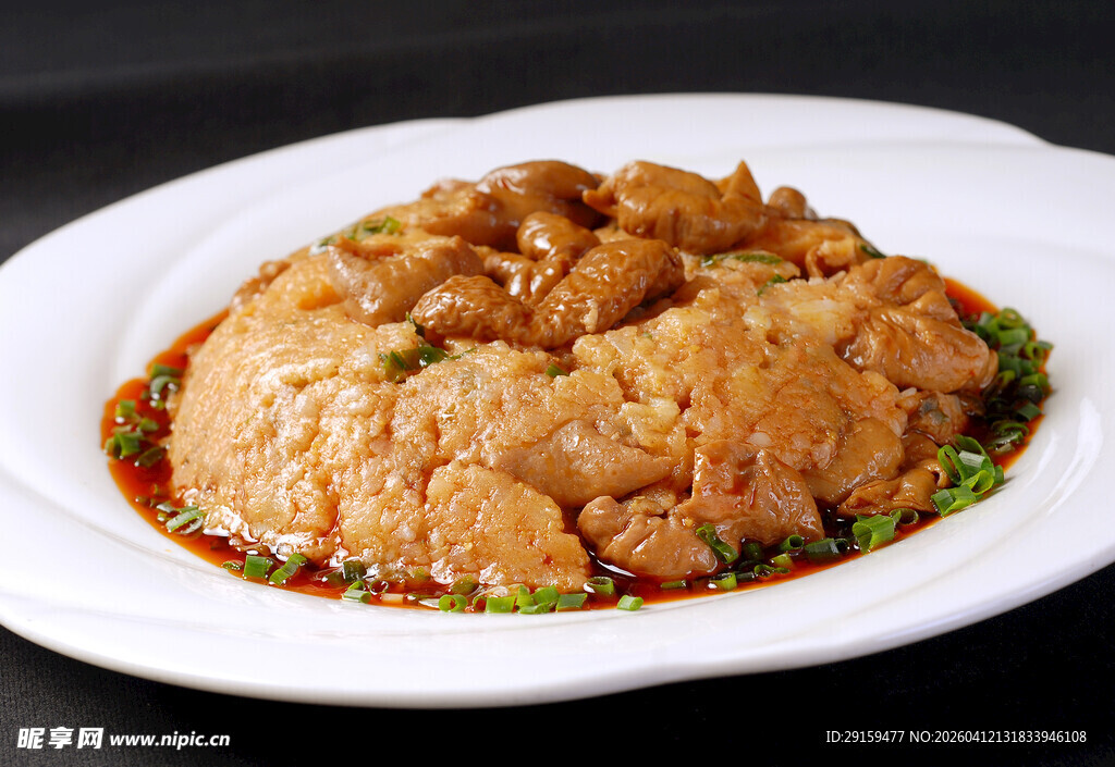 美味红烧鸡块摆盘中