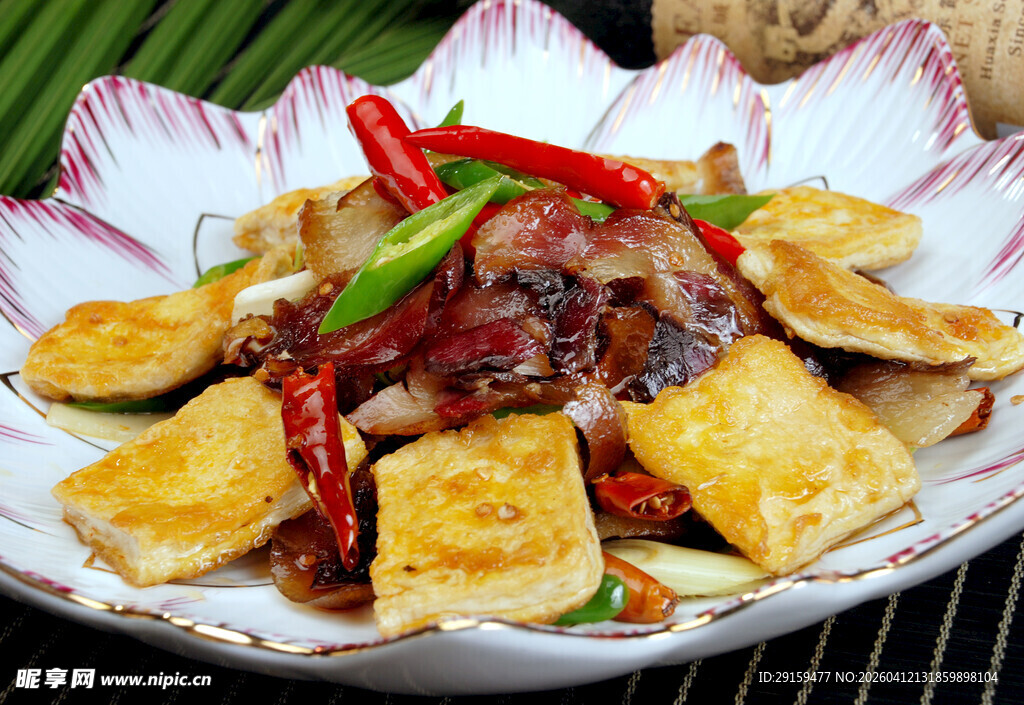 美味香煎豆腐配特色食材