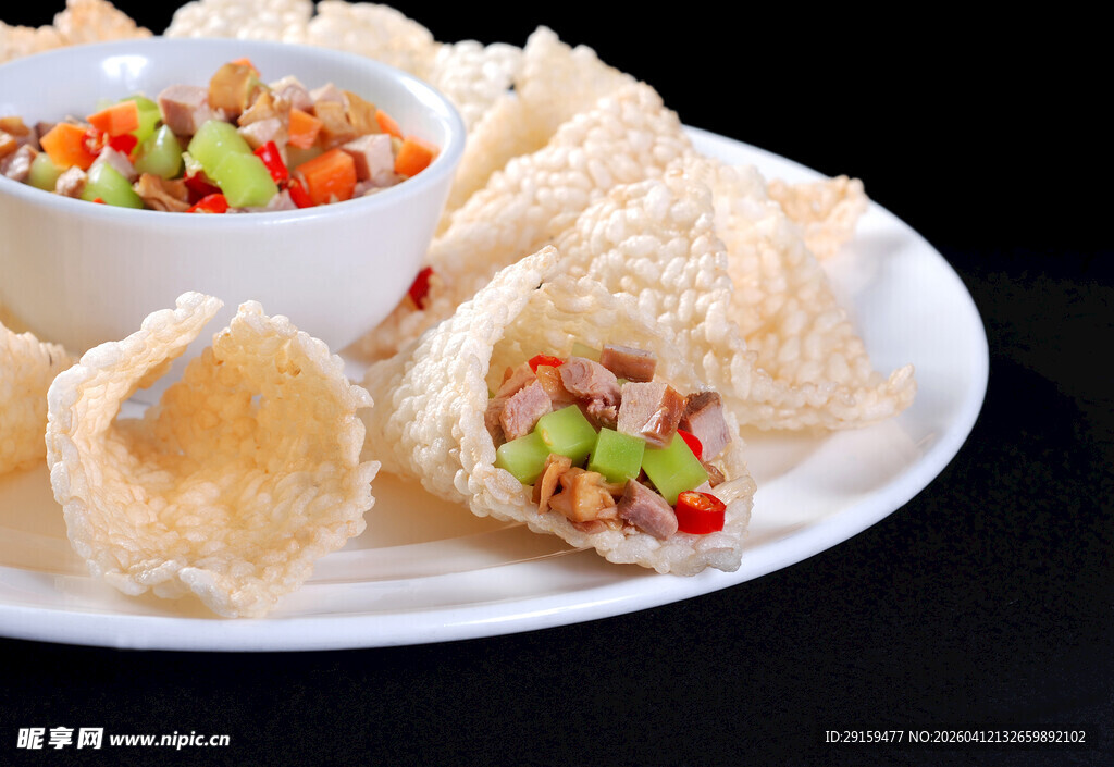 美味墨西哥卷饼与蘸酱