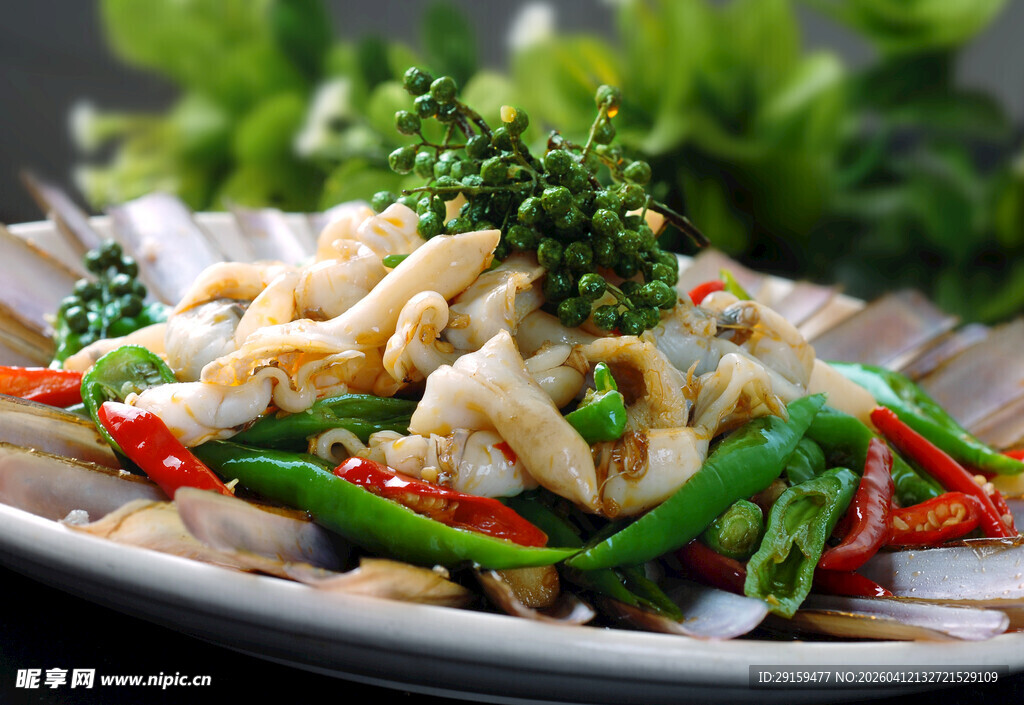 鲜辣鱿鱼蔬菜拼盘