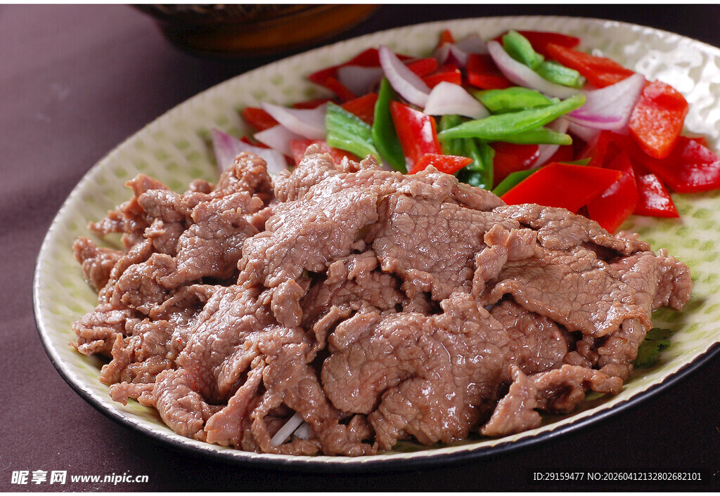 一盘鲜嫩牛肉片