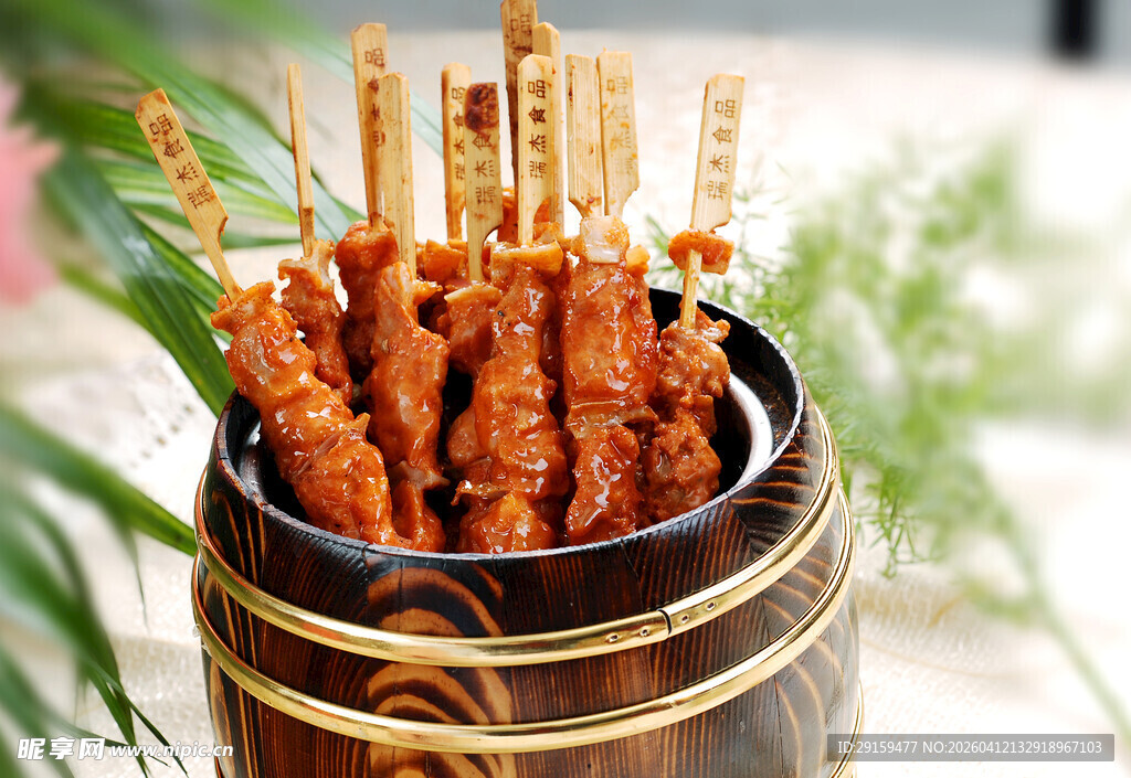 竹签串起的美味烤肉