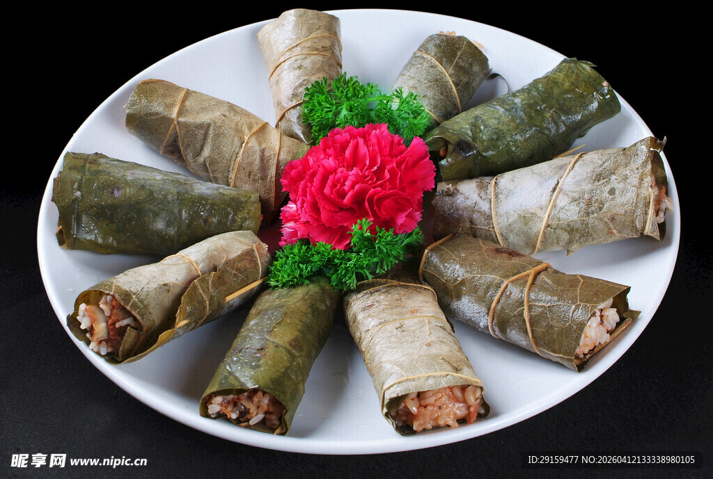 美味卷菜摆盘精致