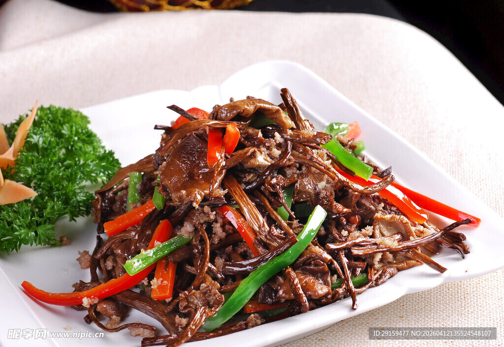 干煸茶树菇肉丝