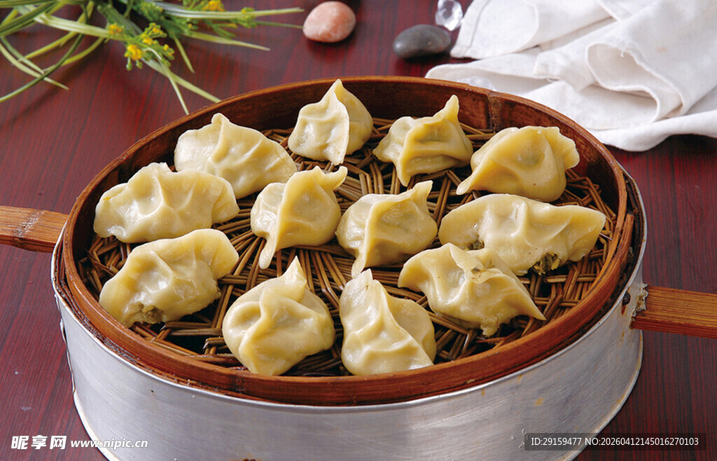 蒸笼里的美味饺子