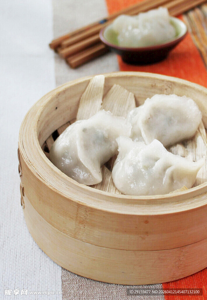竹制蒸笼里的美味小笼包
