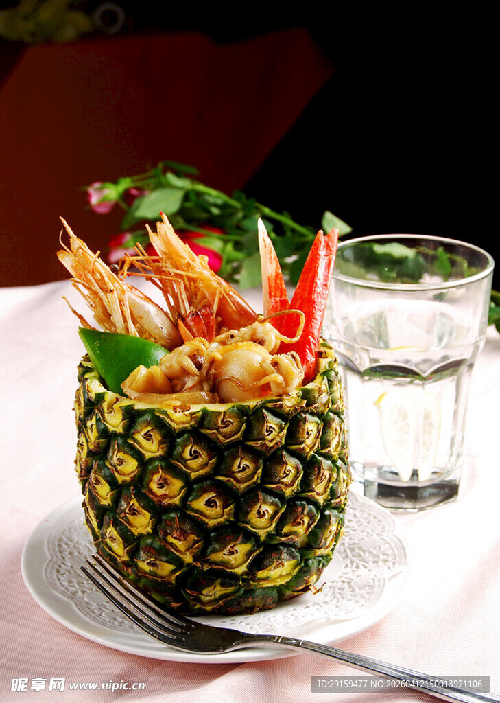 菠萝海鲜炒饭