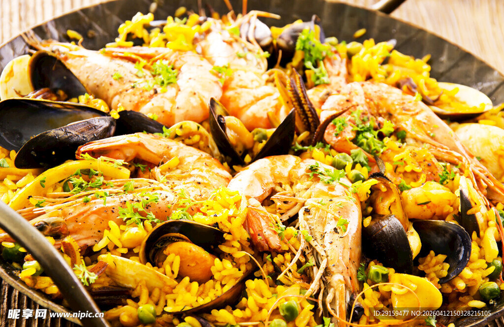 美味海鲜烩饭诱人呈现
