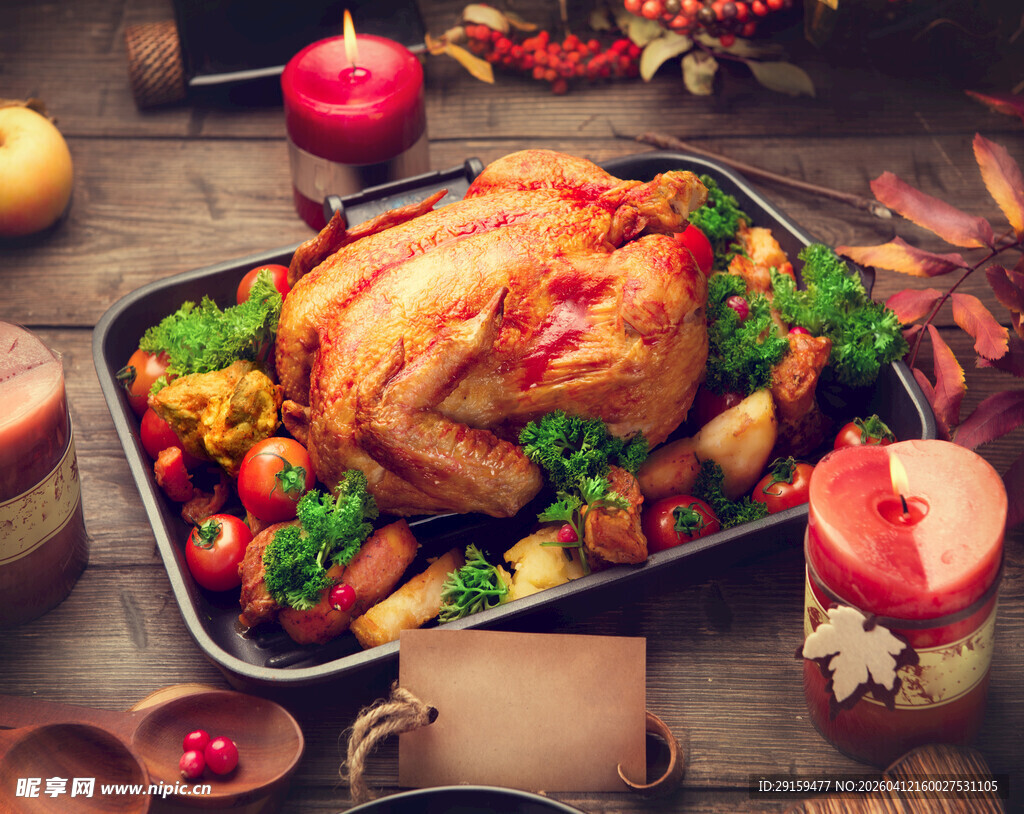 烤火鸡搭配多彩蔬菜