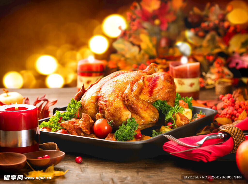 丰盛节日烤鸡餐桌布置
