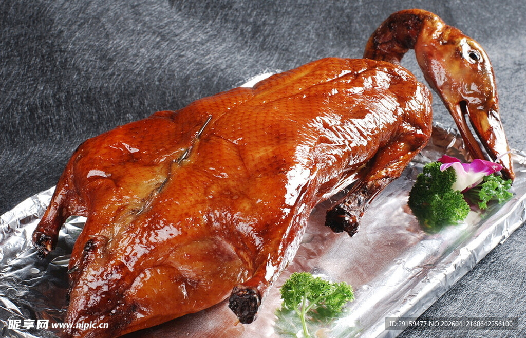 美味烤鸭摆盘精致