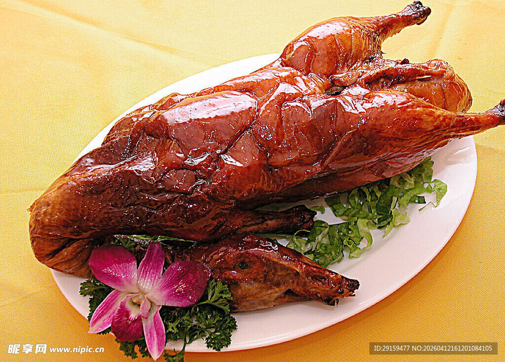 美味烤鸭摆盘精致
