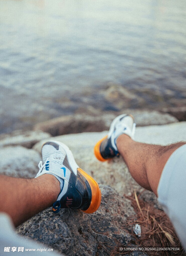 户外徒步者的动感双脚