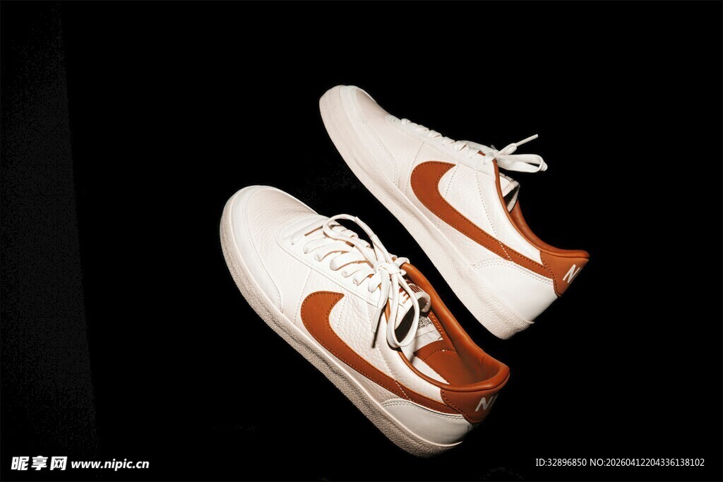 时尚白棕配色运动鞋