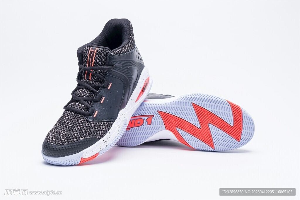 时尚黑灰配色篮球运动鞋