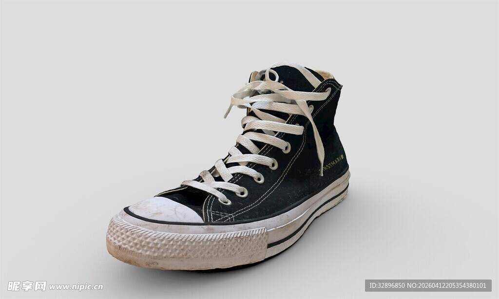 黑色高帮帆布鞋特写