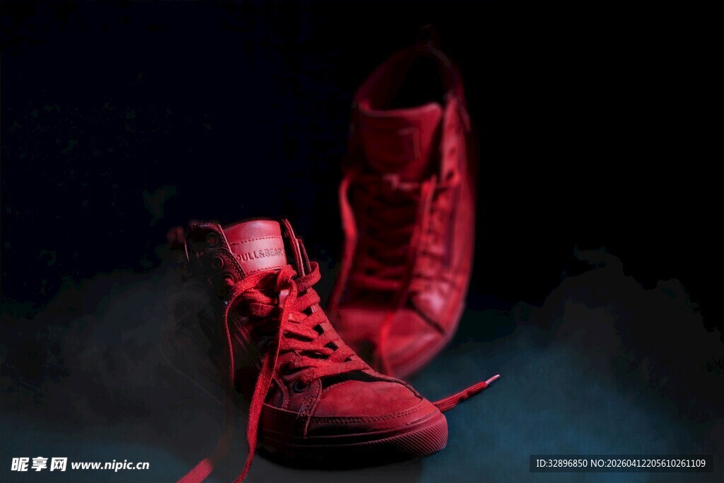 红色拳击靴