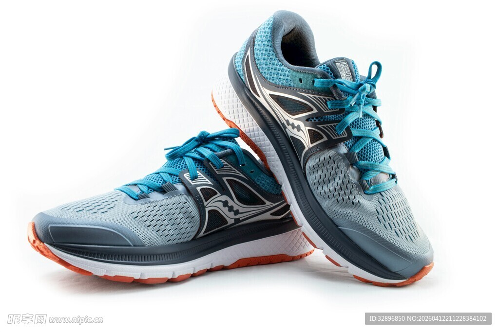 蓝灰运动鞋特写