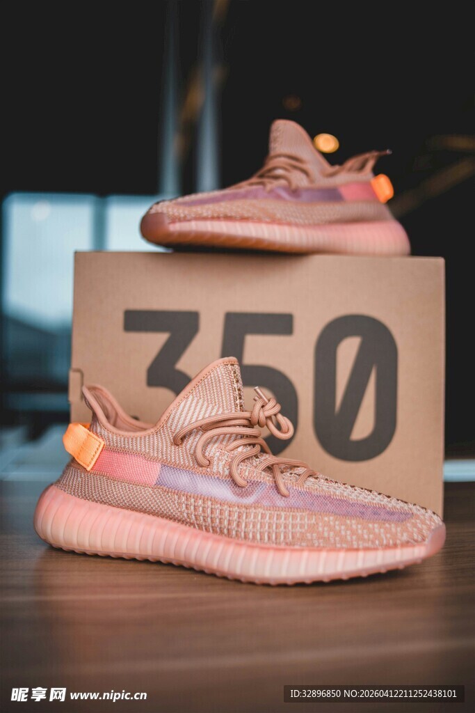 粉色椰子350运动鞋展示
