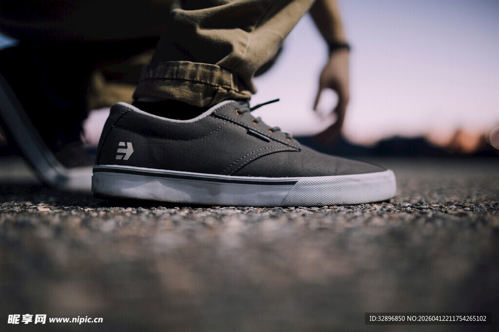 潮流滑板鞋特写
