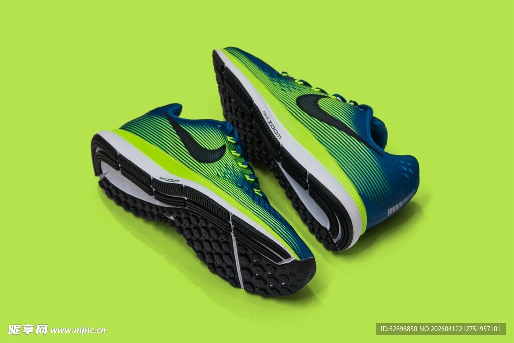 多彩时尚运动鞋