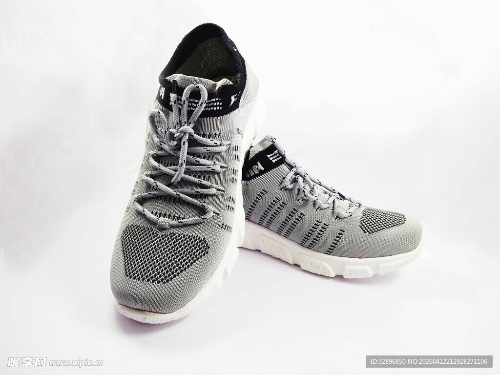 时尚灰色系运动休闲鞋