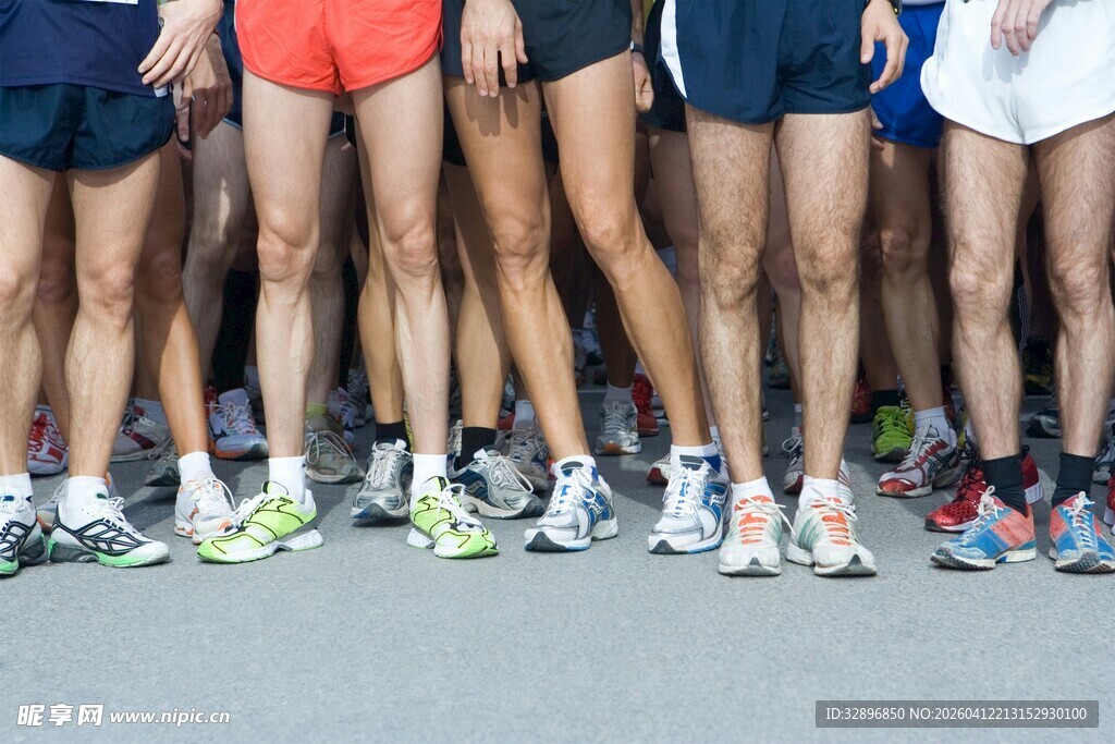 运动员们的活力跑鞋阵列